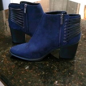 NWOT Soda Navy Suede block heel